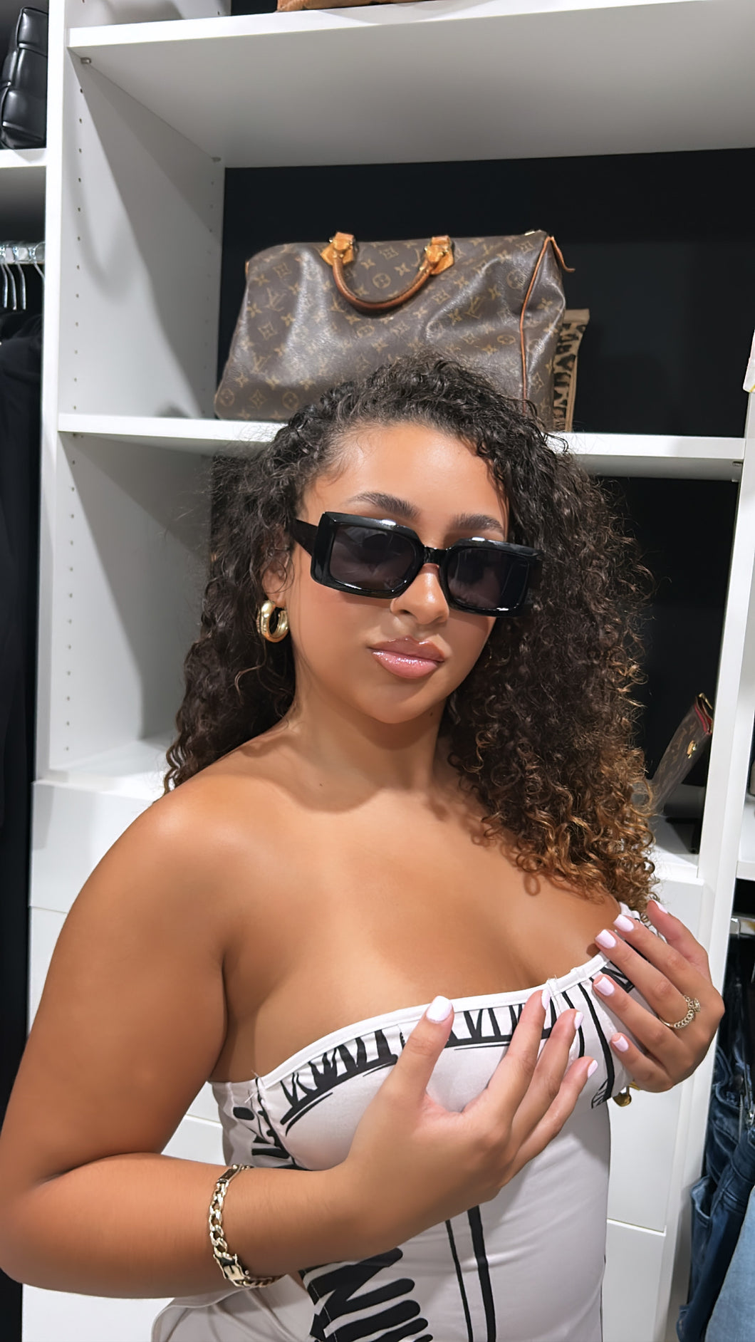 Black Retro Vintage “Shades”